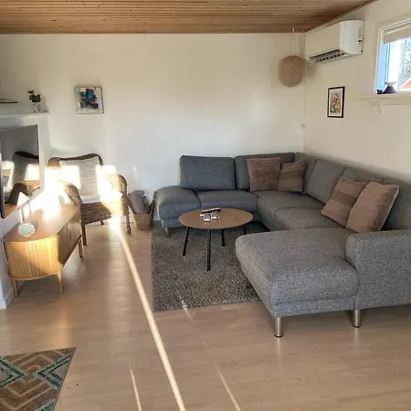 Feriehus Close To The Beach,
