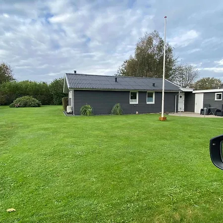 House Close To The * Skovs-Højrup